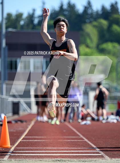 Thumbnail 1 in Newport - Bellevue vs Juanita (Long Jump) photogallery.