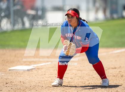 Thumbnail 2 in Los Alamitos vs. Chino Hills photogallery.
