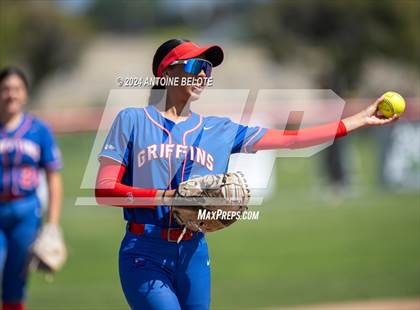 Thumbnail 2 in Los Alamitos vs. Chino Hills photogallery.