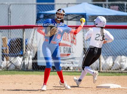Thumbnail 1 in Los Alamitos vs. Chino Hills photogallery.