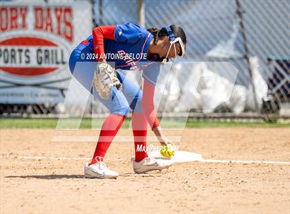 Thumbnail 1 in Los Alamitos vs. Chino Hills photogallery.