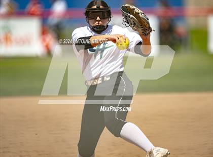 Thumbnail 3 in Los Alamitos vs. Chino Hills photogallery.