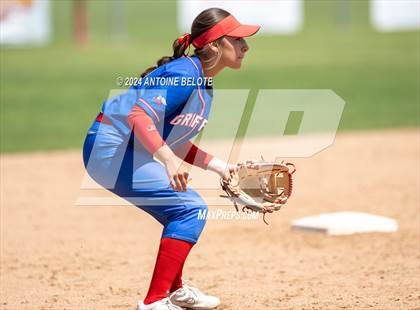 Thumbnail 1 in Los Alamitos vs. Chino Hills photogallery.