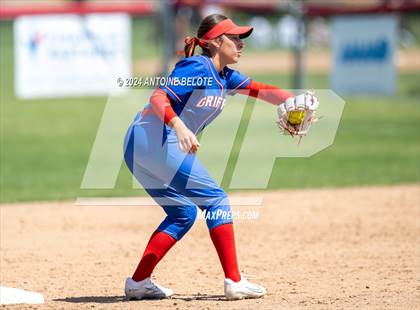 Thumbnail 3 in Los Alamitos vs. Chino Hills photogallery.