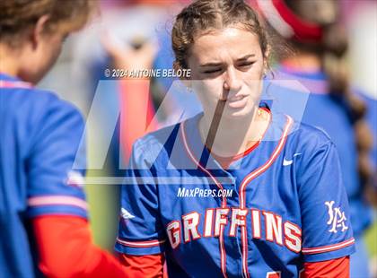 Thumbnail 2 in Los Alamitos vs. Chino Hills photogallery.