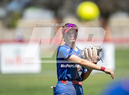 Thumbnail 1 in Los Alamitos vs. Chino Hills photogallery.