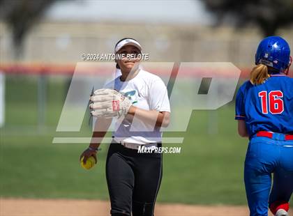Thumbnail 2 in Los Alamitos vs. Chino Hills photogallery.
