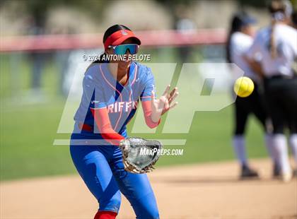Thumbnail 3 in Los Alamitos vs. Chino Hills photogallery.