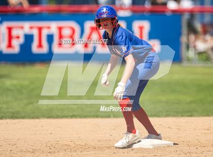 Thumbnail 3 in Los Alamitos vs. Chino Hills photogallery.