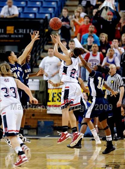 Thumbnail 1 in Modesto Christian vs. Mater Dei (CIF State D4 Final) photogallery.