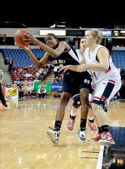 Thumbnail 3 in Modesto Christian vs. Mater Dei (CIF State D4 Final) photogallery.