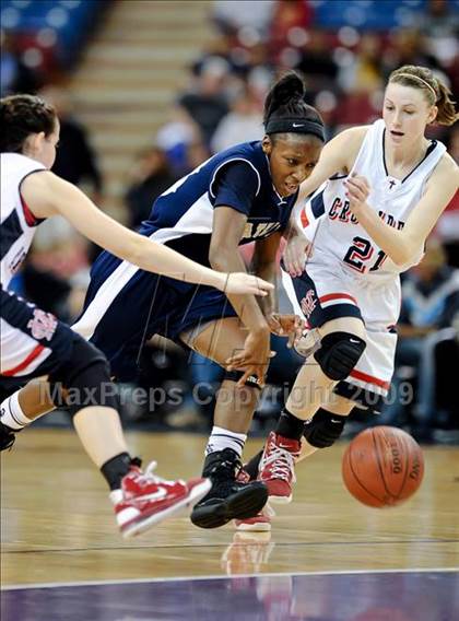 Thumbnail 2 in Modesto Christian vs. Mater Dei (CIF State D4 Final) photogallery.