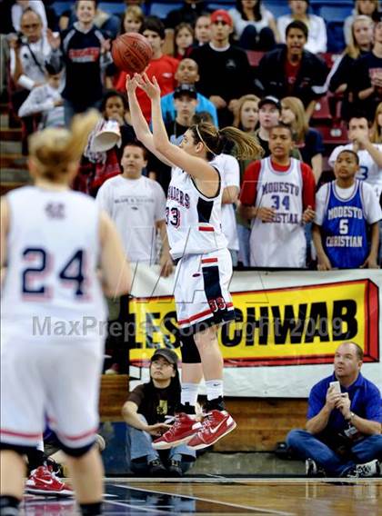 Thumbnail 3 in Modesto Christian vs. Mater Dei (CIF State D4 Final) photogallery.