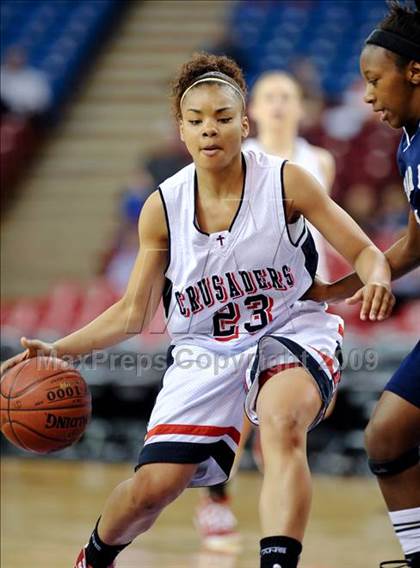 Thumbnail 2 in Modesto Christian vs. Mater Dei (CIF State D4 Final) photogallery.