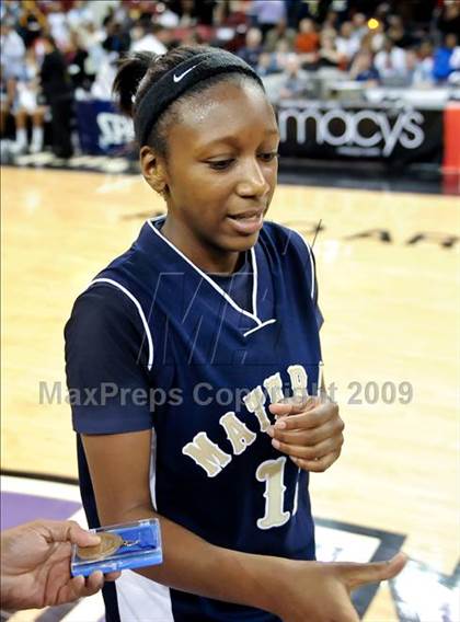 Thumbnail 2 in Modesto Christian vs. Mater Dei (CIF State D4 Final) photogallery.