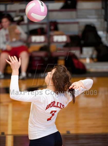 Thumbnail 2 in Alvin vs. Dulles (Pearland Volleyball Classic) photogallery.