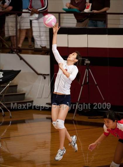 Thumbnail 1 in Alvin vs. Dulles (Pearland Volleyball Classic) photogallery.
