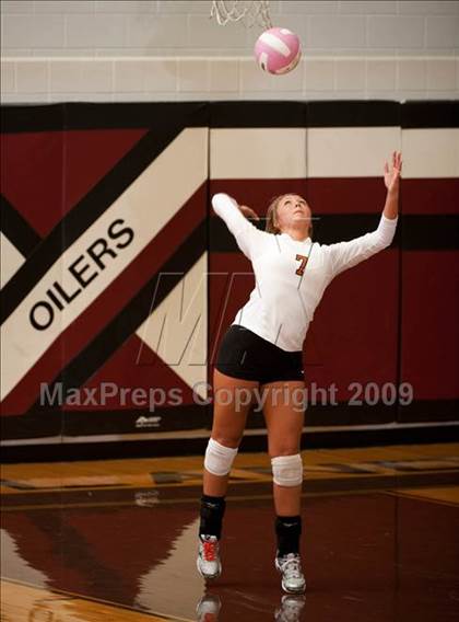 Thumbnail 2 in Alvin vs. Dulles (Pearland Volleyball Classic) photogallery.