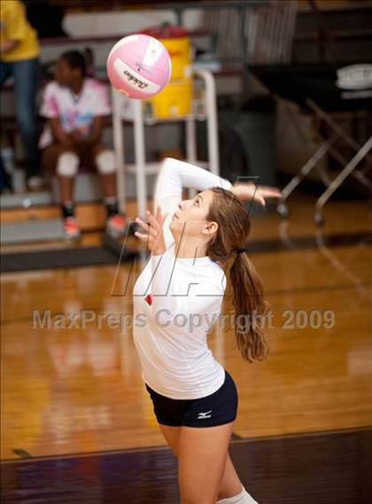 Thumbnail 3 in Alvin vs. Dulles (Pearland Volleyball Classic) photogallery.