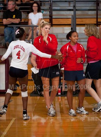 Thumbnail 2 in Alvin vs. Dulles (Pearland Volleyball Classic) photogallery.