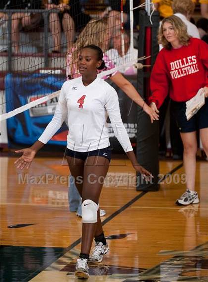Thumbnail 3 in Alvin vs. Dulles (Pearland Volleyball Classic) photogallery.