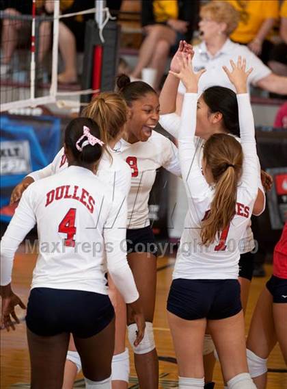 Thumbnail 2 in Alvin vs. Dulles (Pearland Volleyball Classic) photogallery.