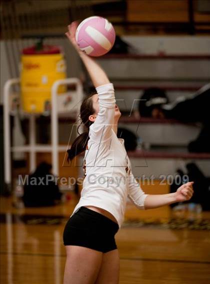 Thumbnail 2 in Alvin vs. Dulles (Pearland Volleyball Classic) photogallery.