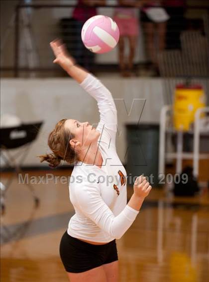Thumbnail 2 in Alvin vs. Dulles (Pearland Volleyball Classic) photogallery.