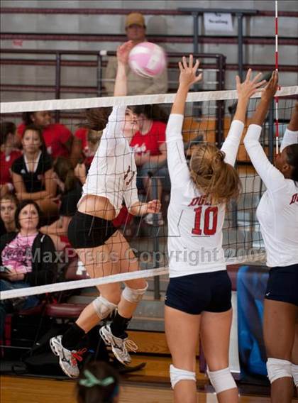 Thumbnail 1 in Alvin vs. Dulles (Pearland Volleyball Classic) photogallery.