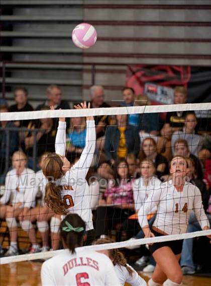 Thumbnail 3 in Alvin vs. Dulles (Pearland Volleyball Classic) photogallery.