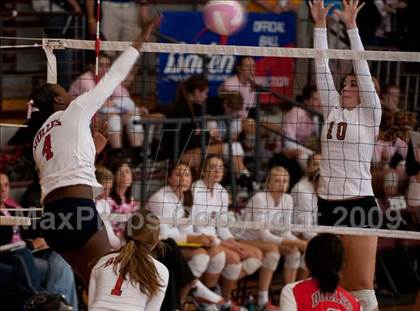 Thumbnail 1 in Alvin vs. Dulles (Pearland Volleyball Classic) photogallery.