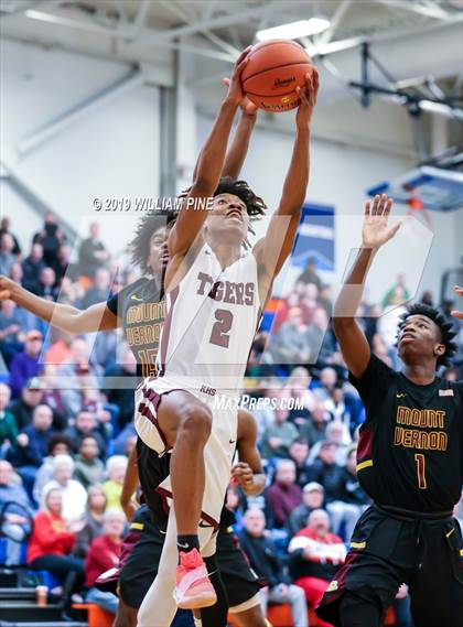 Thumbnail 1 in Mount Vernon vs. Kingston (NYSPHSAA Class AA Regional Final) photogallery.