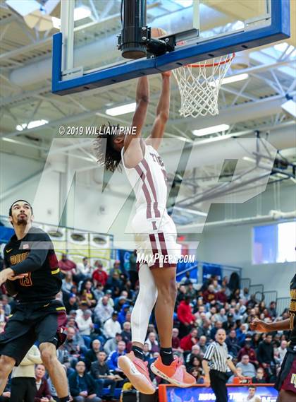Thumbnail 1 in Mount Vernon vs. Kingston (NYSPHSAA Class AA Regional Final) photogallery.