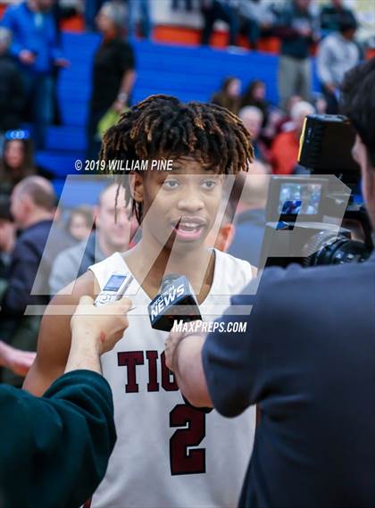 Thumbnail 3 in Mount Vernon vs. Kingston (NYSPHSAA Class AA Regional Final) photogallery.