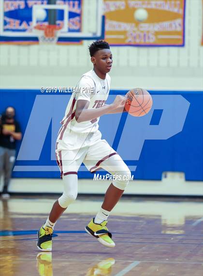 Thumbnail 3 in Mount Vernon vs. Kingston (NYSPHSAA Class AA Regional Final) photogallery.