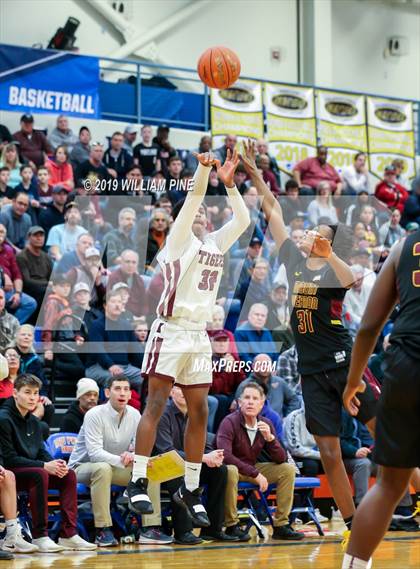 Thumbnail 3 in Mount Vernon vs. Kingston (NYSPHSAA Class AA Regional Final) photogallery.