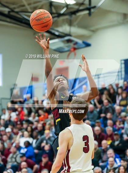 Thumbnail 1 in Mount Vernon vs. Kingston (NYSPHSAA Class AA Regional Final) photogallery.