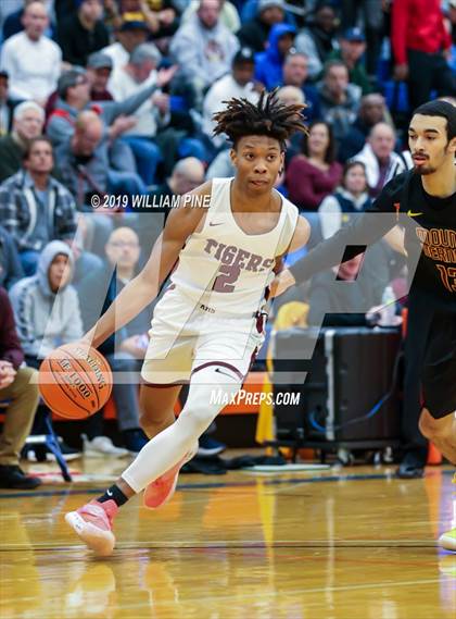Thumbnail 3 in Mount Vernon vs. Kingston (NYSPHSAA Class AA Regional Final) photogallery.