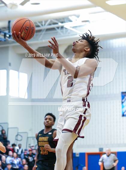 Thumbnail 2 in Mount Vernon vs. Kingston (NYSPHSAA Class AA Regional Final) photogallery.