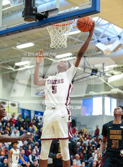 Thumbnail 1 in Mount Vernon vs. Kingston (NYSPHSAA Class AA Regional Final) photogallery.