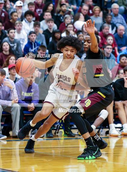 Thumbnail 1 in Mount Vernon vs. Kingston (NYSPHSAA Class AA Regional Final) photogallery.