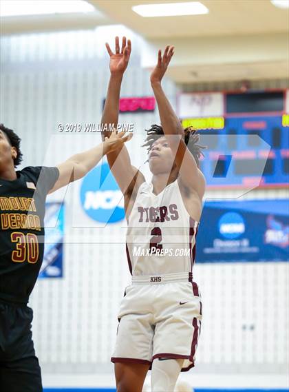 Thumbnail 2 in Mount Vernon vs. Kingston (NYSPHSAA Class AA Regional Final) photogallery.