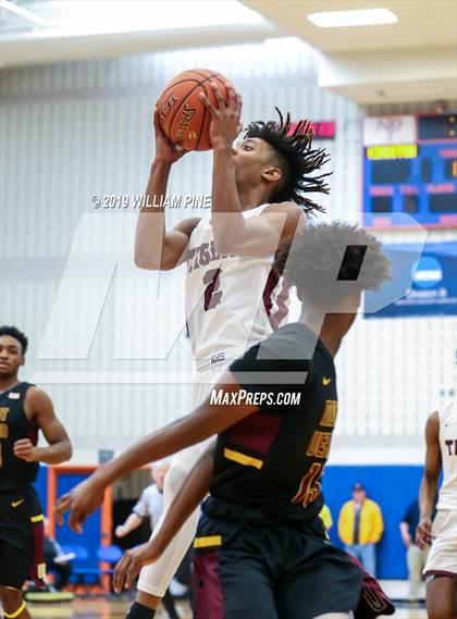 Thumbnail 3 in Mount Vernon vs. Kingston (NYSPHSAA Class AA Regional Final) photogallery.