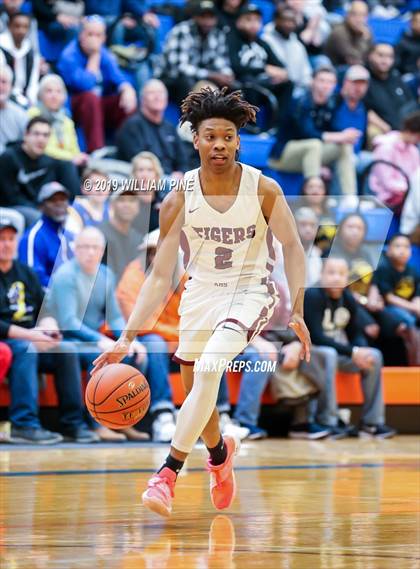Thumbnail 3 in Mount Vernon vs. Kingston (NYSPHSAA Class AA Regional Final) photogallery.