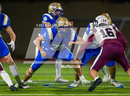 Thumbnail 1 in Lockhart vs Alamo Heights (UIL football 5A Region 4 Bi-District Playoff) photogallery.