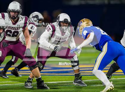 Thumbnail 2 in Lockhart vs Alamo Heights (UIL football 5A Region 4 Bi-District Playoff) photogallery.
