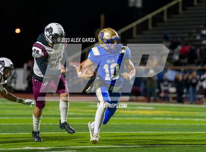 Thumbnail 1 in Lockhart vs Alamo Heights (UIL football 5A Region 4 Bi-District Playoff) photogallery.