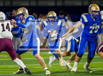 Thumbnail 2 in Lockhart vs Alamo Heights (UIL football 5A Region 4 Bi-District Playoff) photogallery.