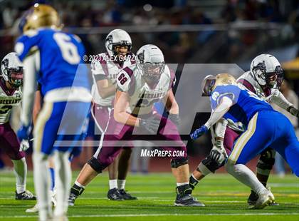Thumbnail 1 in Lockhart vs Alamo Heights (UIL football 5A Region 4 Bi-District Playoff) photogallery.