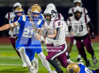 Thumbnail 2 in Lockhart vs Alamo Heights (UIL football 5A Region 4 Bi-District Playoff) photogallery.